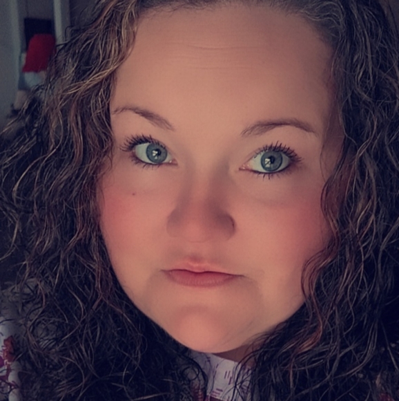 Meet your Posher, Falicia - Picture 2 of 2